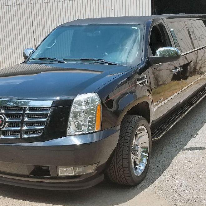 esclade limo in Louisville